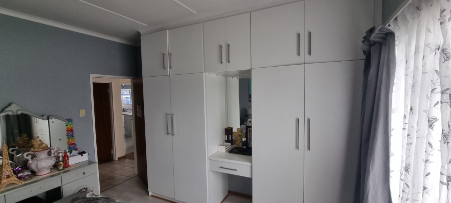 4 Bedroom Property for Sale in Victoria Park Eastern Cape